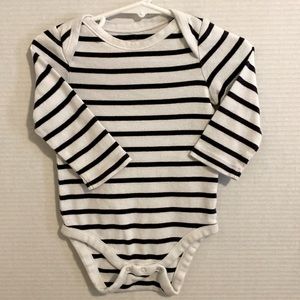 Baby Gap Gray/White striped king sleeve onesie. SZ 6-12M